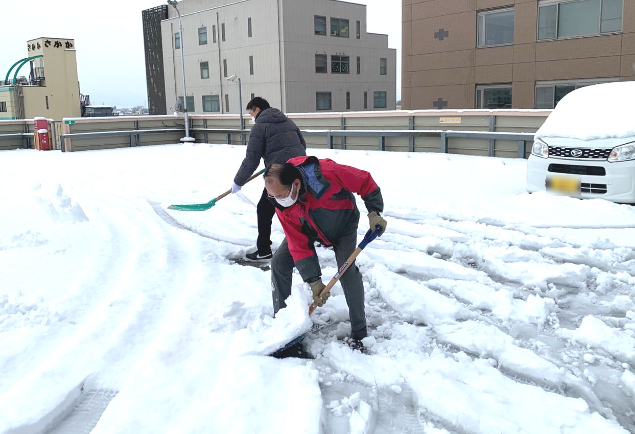 雪かき隊出動